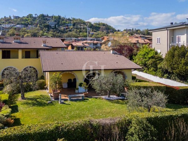 casa indipendente in vendita a Padenghe sul Garda