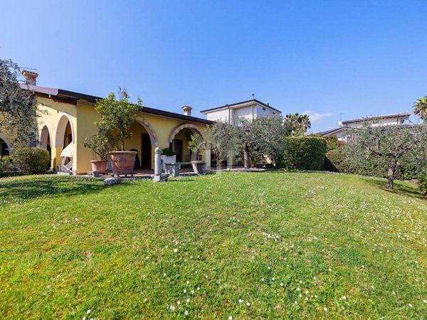 casa indipendente in vendita a Padenghe sul Garda