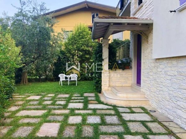 casa indipendente in vendita a Padenghe sul Garda