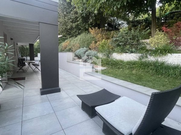 casa indipendente in vendita a Padenghe sul Garda