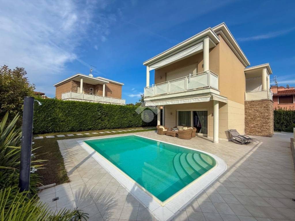 casa indipendente in vendita a Padenghe sul Garda