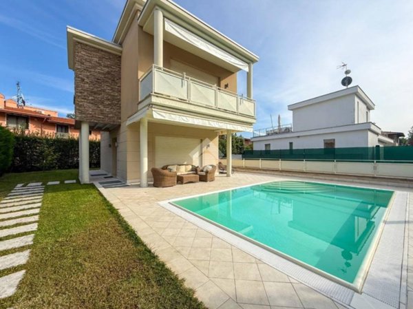 casa indipendente in vendita a Padenghe sul Garda