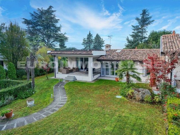 casa indipendente in vendita a Padenghe sul Garda