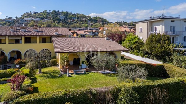 casa indipendente in vendita a Padenghe sul Garda