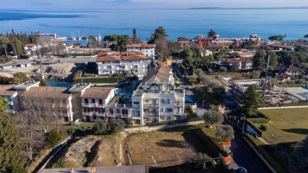 casa indipendente in vendita a Padenghe sul Garda