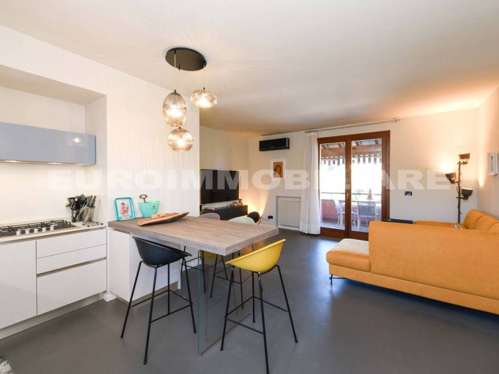 appartamento in vendita a Padenghe sul Garda