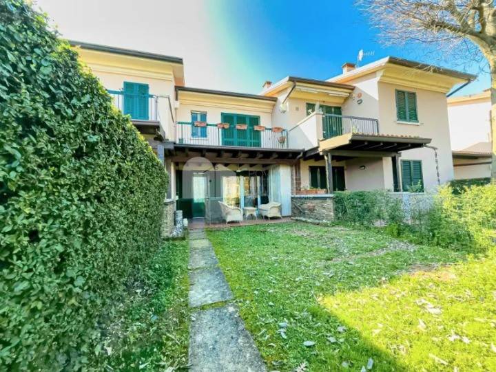casa indipendente in vendita a Padenghe sul Garda