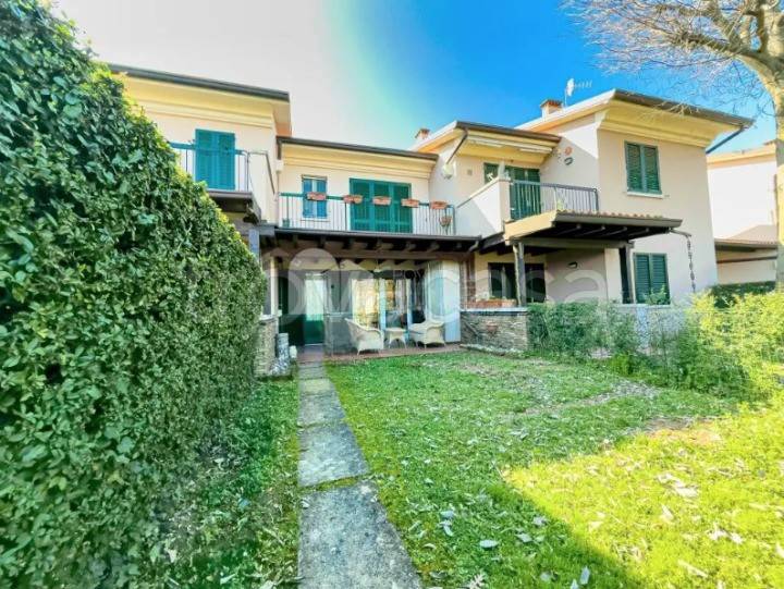 casa indipendente in vendita a Padenghe sul Garda