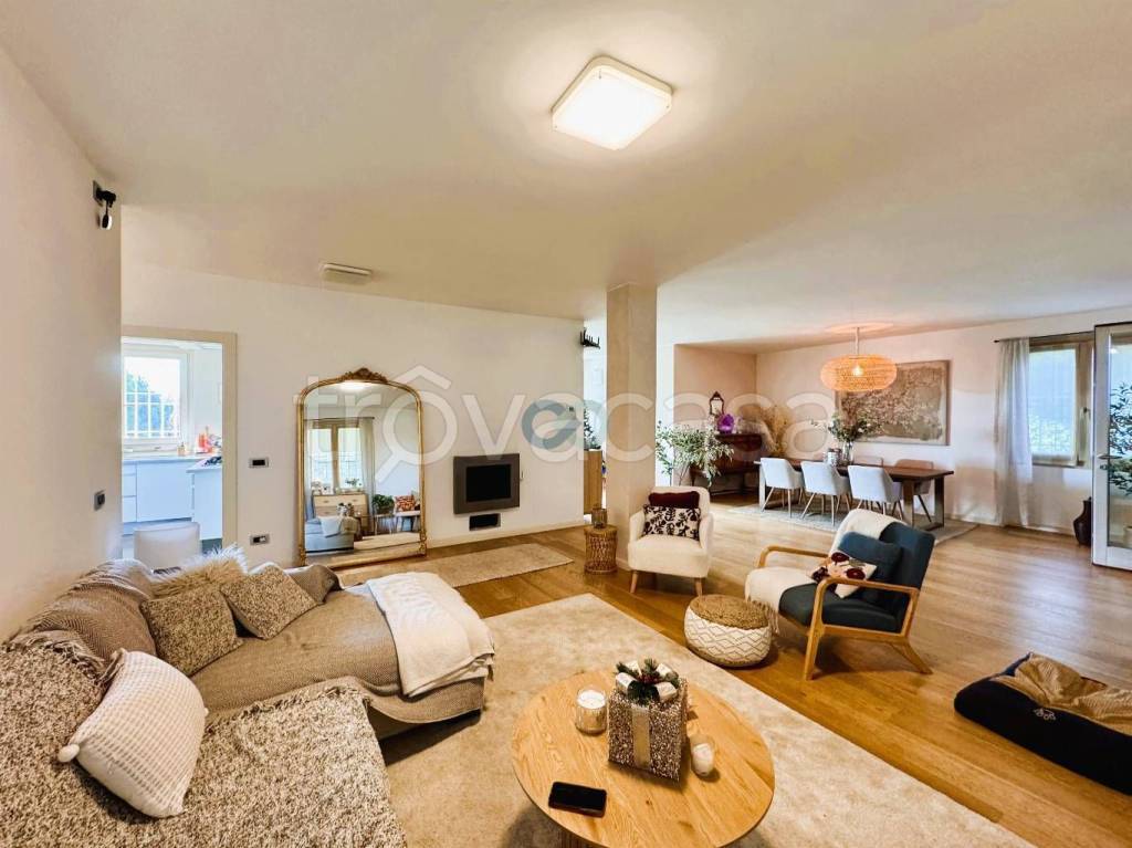 casa indipendente in vendita a Padenghe sul Garda