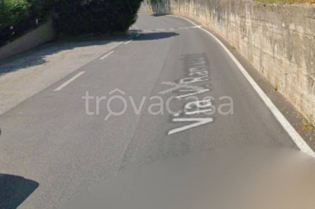 locale commerciale in vendita a Padenghe sul Garda