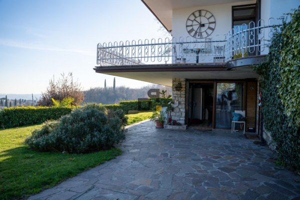 casa indipendente in vendita a Padenghe sul Garda