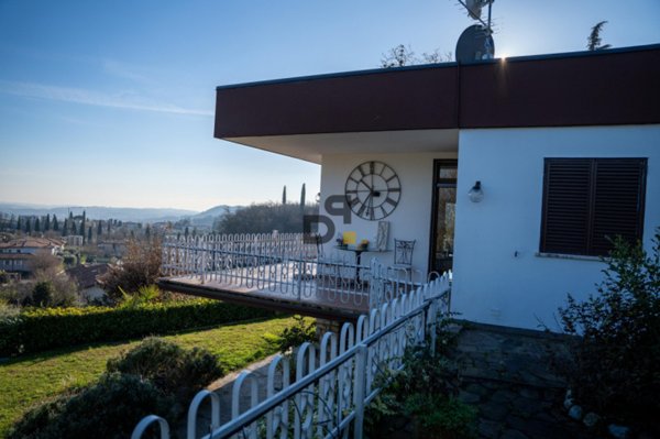 casa indipendente in vendita a Padenghe sul Garda