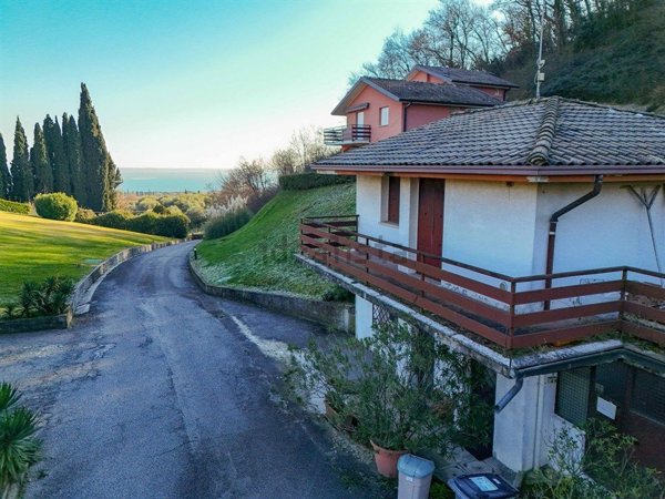 casa indipendente in vendita a Padenghe sul Garda