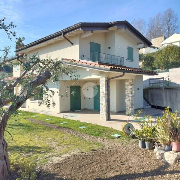 casa indipendente in vendita a Padenghe sul Garda