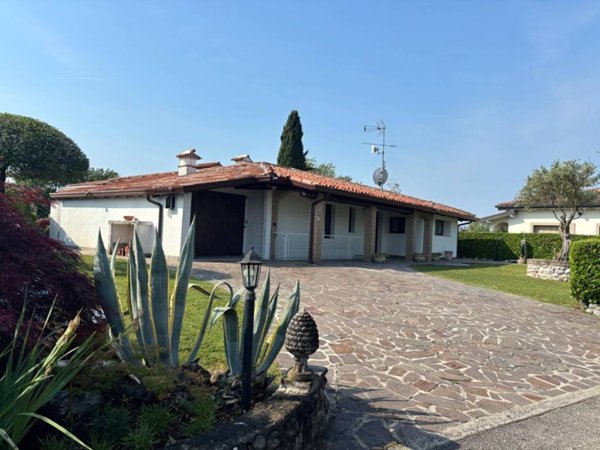 casa indipendente in vendita a Padenghe sul Garda