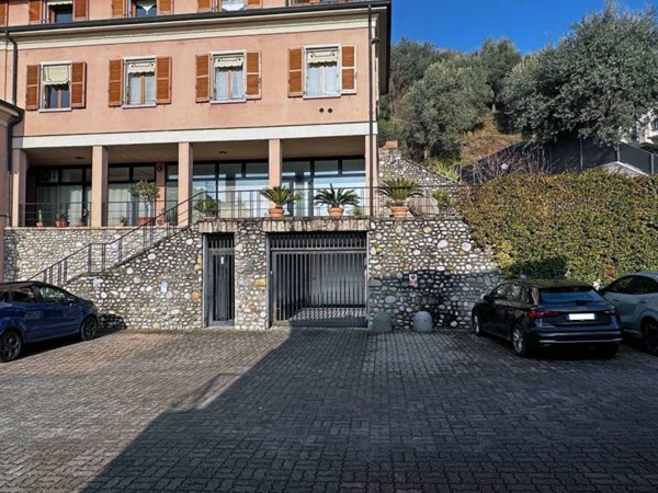 negozio in vendita a Padenghe sul Garda