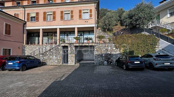 negozio in vendita a Padenghe sul Garda