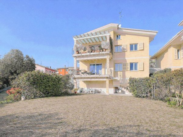casa indipendente in vendita a Padenghe sul Garda