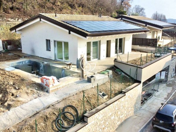 casa indipendente in vendita a Padenghe sul Garda