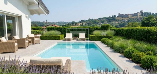 casa indipendente in vendita a Padenghe sul Garda