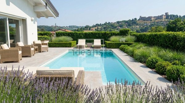 casa indipendente in vendita a Padenghe sul Garda