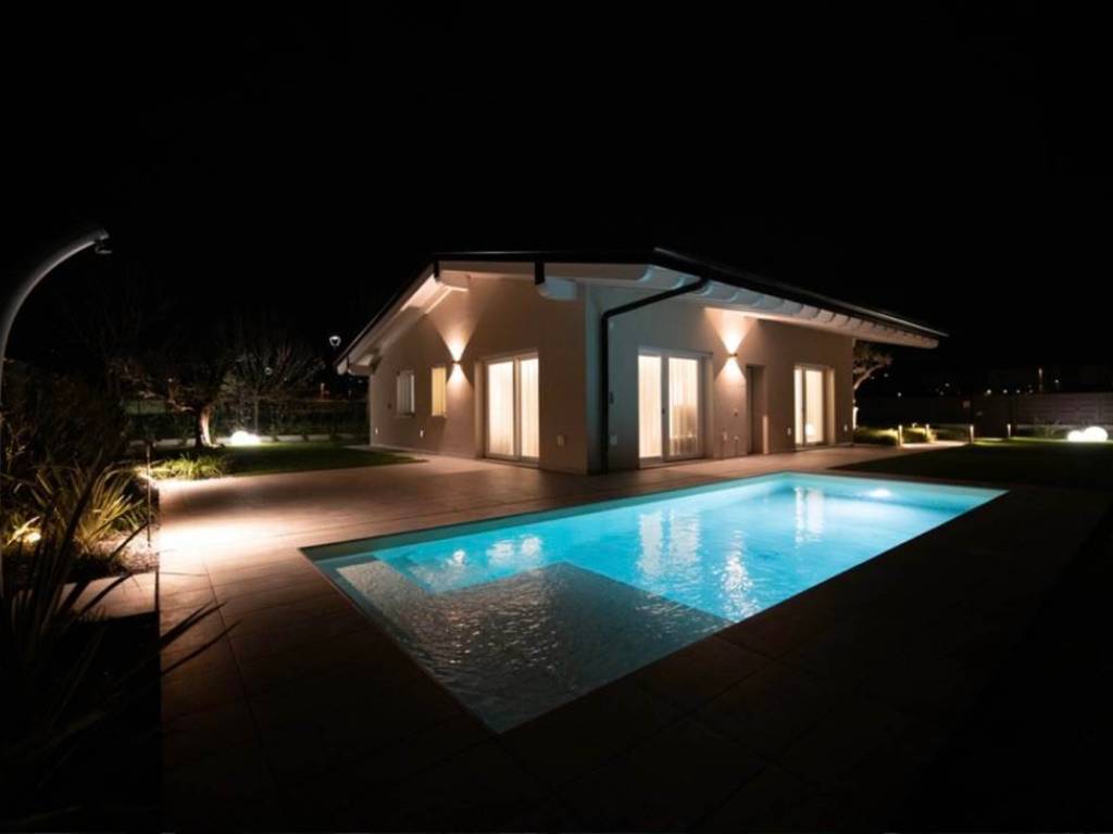 casa indipendente in vendita a Padenghe sul Garda
