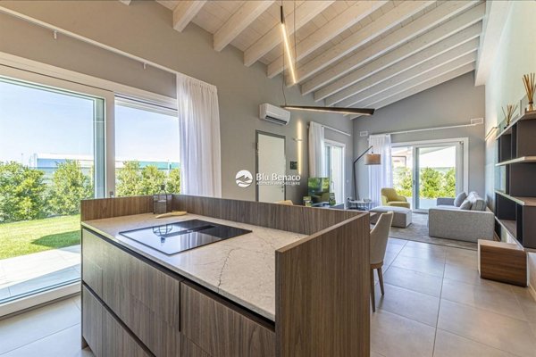 casa indipendente in vendita a Padenghe sul Garda