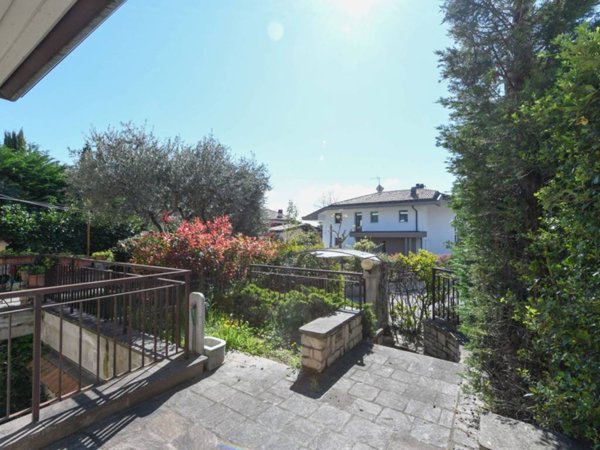 casa indipendente in vendita a Padenghe sul Garda