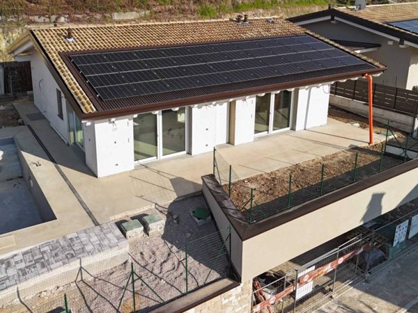 casa indipendente in vendita a Padenghe sul Garda