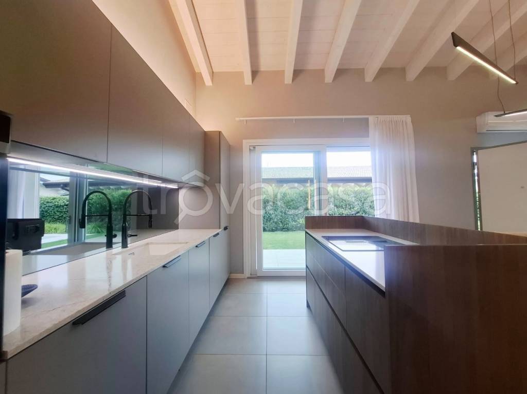casa indipendente in vendita a Padenghe sul Garda