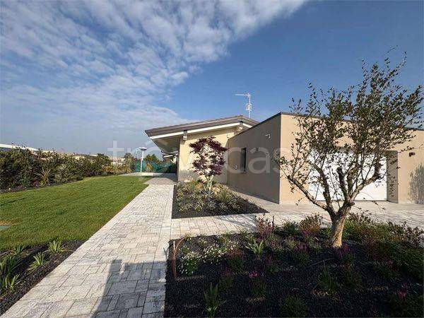 casa indipendente in vendita a Padenghe sul Garda