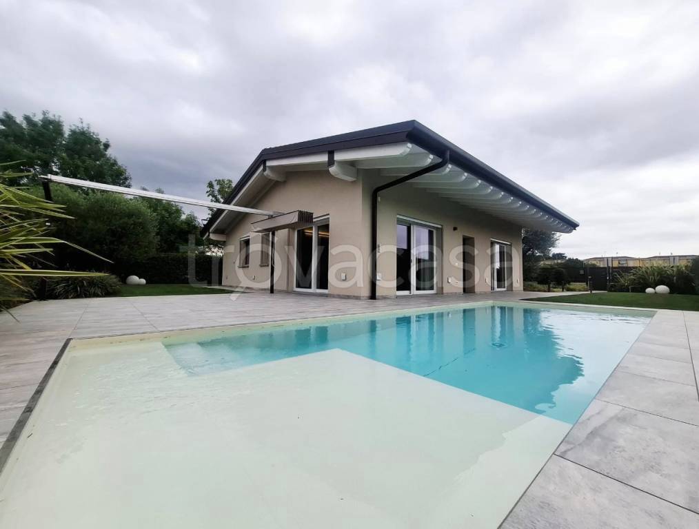 casa indipendente in vendita a Padenghe sul Garda