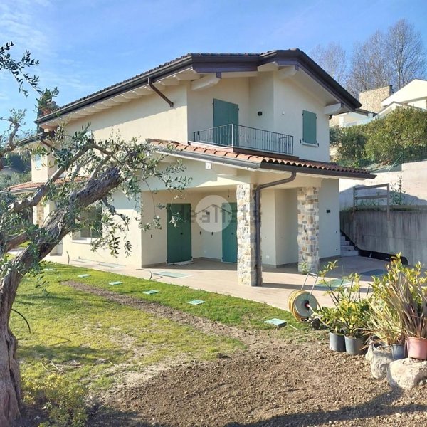 casa indipendente in vendita a Padenghe sul Garda
