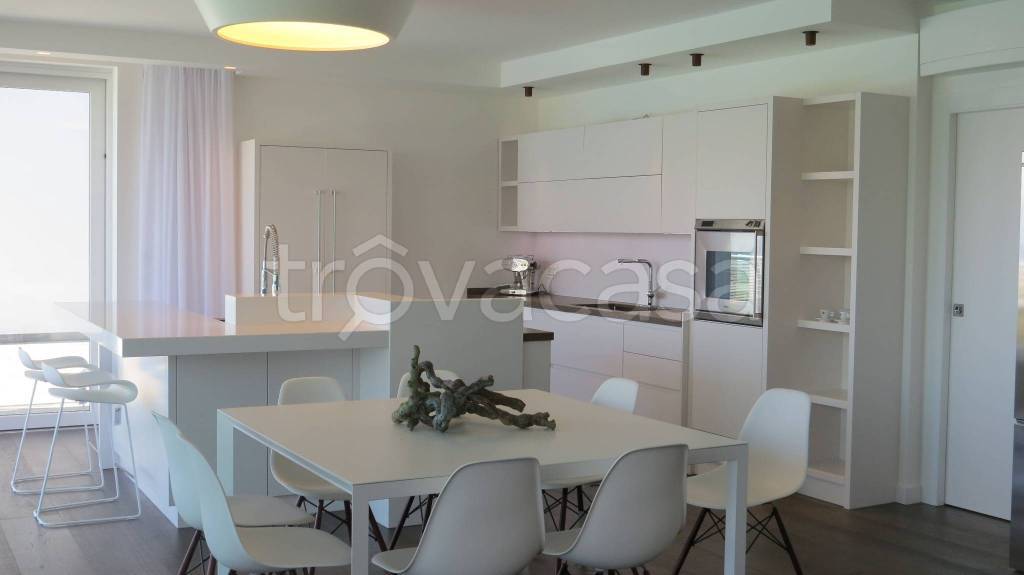 appartamento in vendita a Padenghe sul Garda