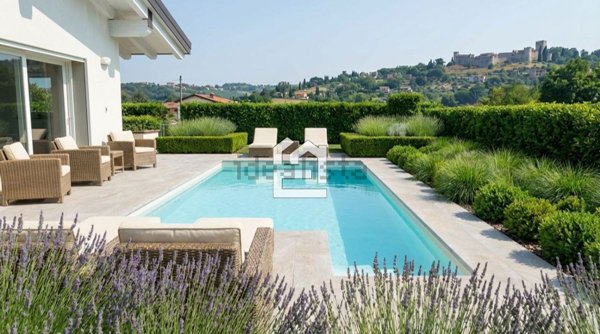 casa indipendente in vendita a Padenghe sul Garda