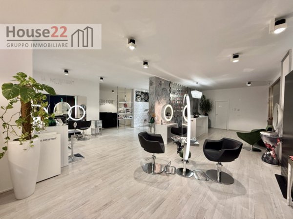 negozio in vendita a Padenghe sul Garda