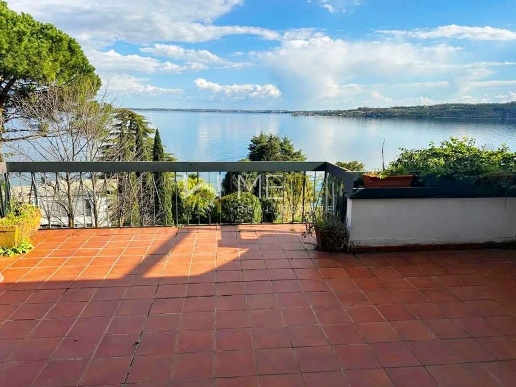 casa indipendente in vendita a Padenghe sul Garda