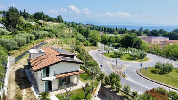 casa indipendente in vendita a Padenghe sul Garda