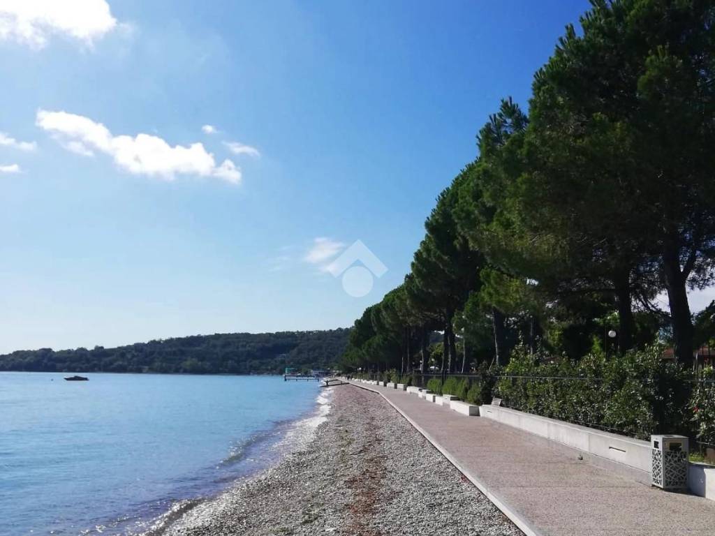 casa indipendente in vendita a Padenghe sul Garda