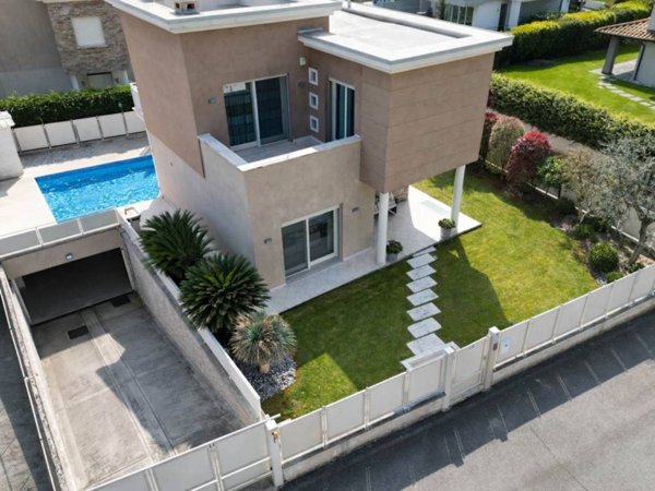 casa indipendente in vendita a Padenghe sul Garda