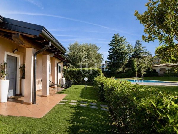 casa indipendente in vendita a Padenghe sul Garda