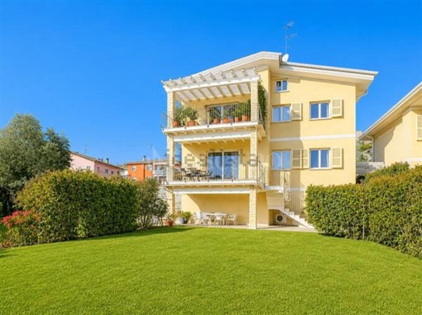 casa indipendente in vendita a Padenghe sul Garda