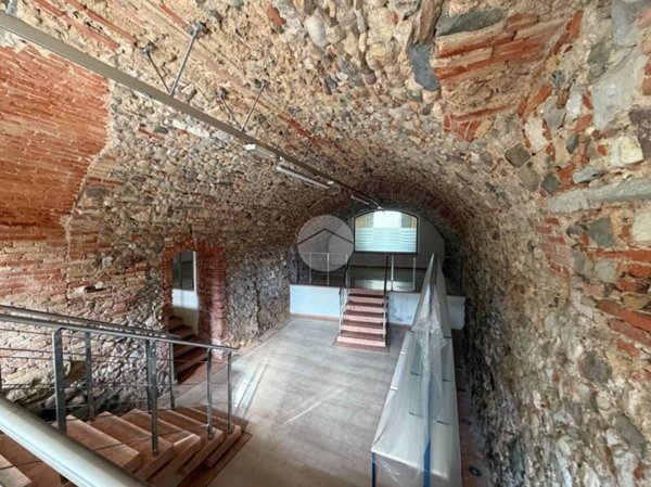 negozio in vendita a Padenghe sul Garda