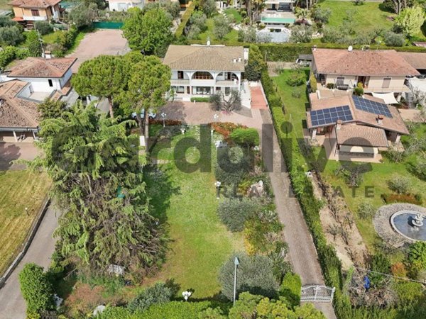 casa indipendente in vendita a Padenghe sul Garda