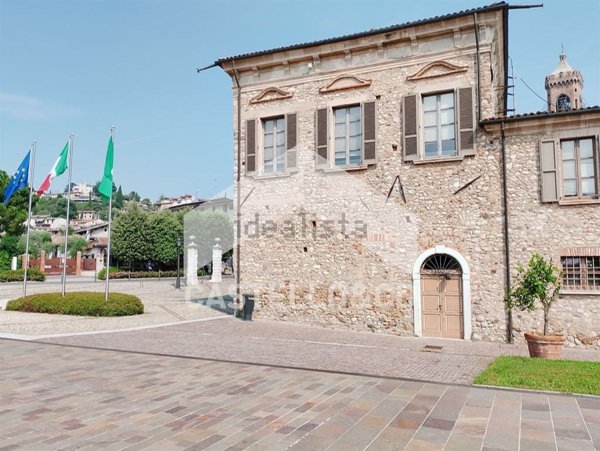 negozio in vendita a Padenghe sul Garda