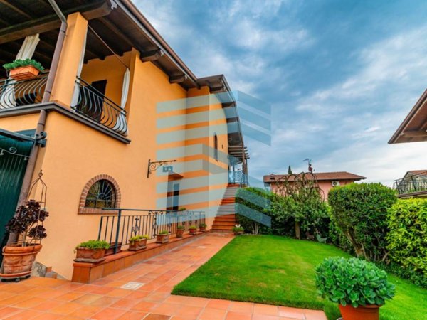 casa indipendente in vendita a Padenghe sul Garda