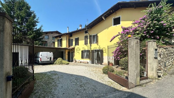 casa indipendente in vendita a Padenghe sul Garda