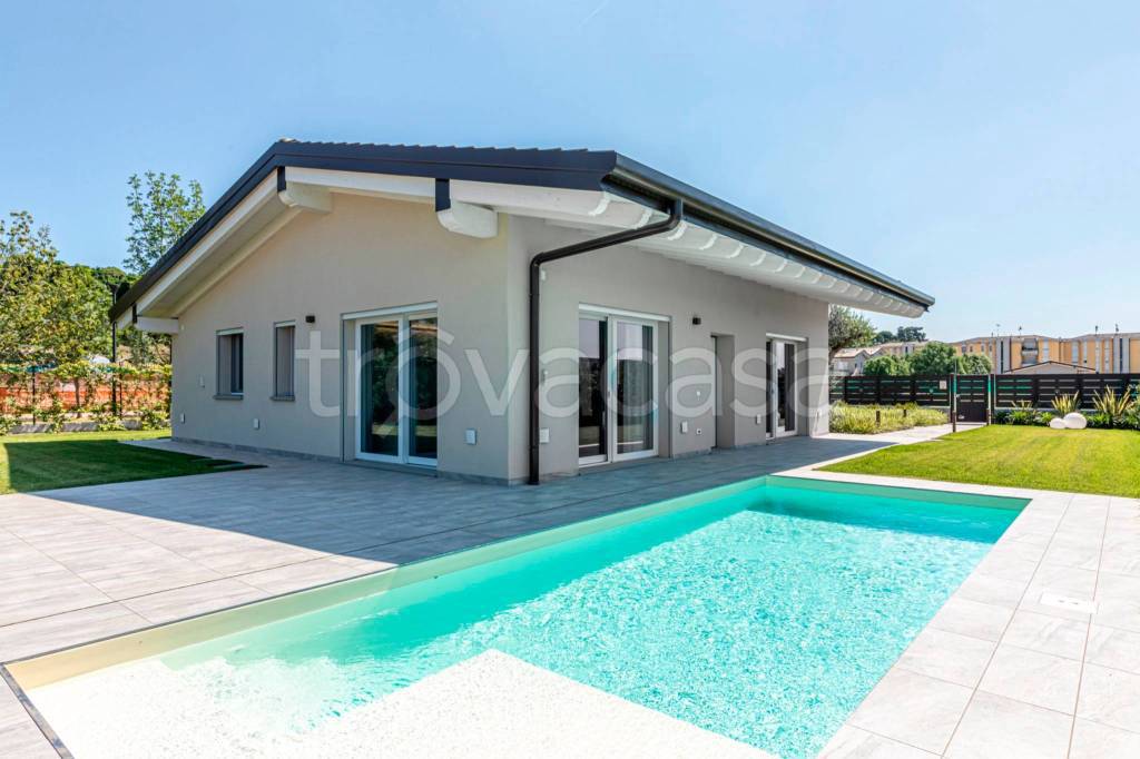 casa indipendente in vendita a Padenghe sul Garda