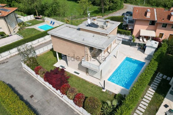 casa indipendente in vendita a Padenghe sul Garda