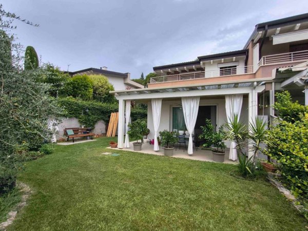 casa indipendente in vendita a Padenghe sul Garda